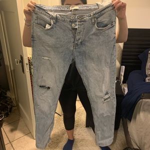 Zara Men’s Light Wash Jeans